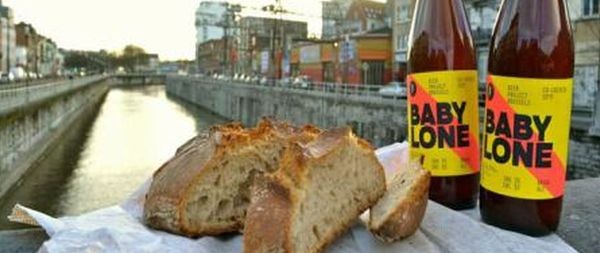 Ce produc belgienii din pâinea rămasă pe raft în supermarketuri