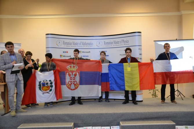 Elevii români s-au clasat pe primul loc la competiția "Romanian Master of Physics"